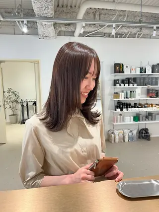 ミディアム カラー 阪本 桃のヘアスタイル
