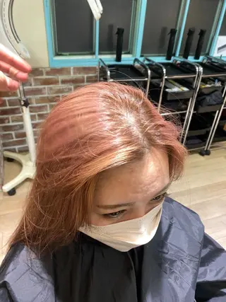 セミロング カラー 美髪改善・ブリーチ tadasuke⭐️のヘアスタイル