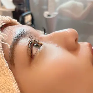 マツエク・マツパ 玉置 七海のヘアスタイル