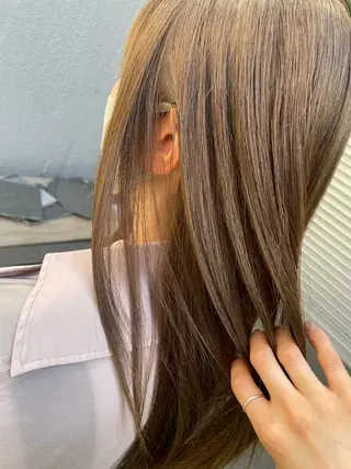 ロング 透明感カラー💎 AYAのヘアスタイル