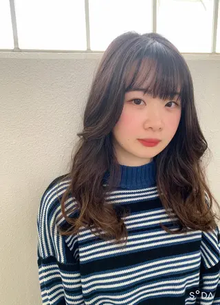 セミロング ナガサカ サチのヘアスタイル
