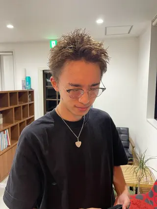 ショート SASAnagano 岩下サードゥのヘアスタイル