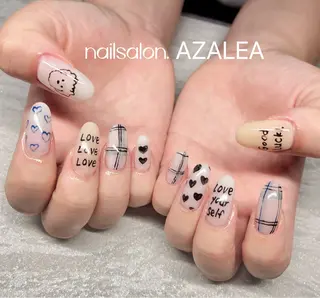 ネイル R inのネイルデザイン