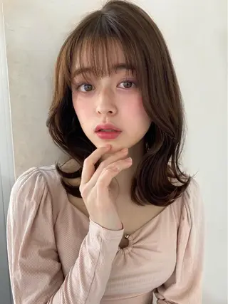 ミディアム カラー AINANLY 明治神宮前店所属・似合わせレイヤー モテカラー🤍三科のヘアスタイル