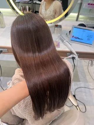 ロング 𝑴𝑰𝑨🎀赤髪 /ピンク/髪質改善のヘアスタイル