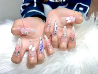 ネイル ダン ゴーゴックビックのネイルデザイン