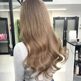 ロング カラー シールエクステ特化 ハイトーン、NANAのヘアスタイル