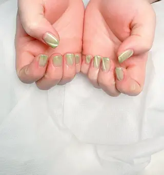 ネイル pink ladyサロン所属・べ にのネイルデザイン