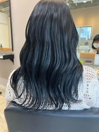 ロング カラー テトネ タカシのヘアスタイル