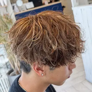 ショート カラー パーマ メンズ 吉田 新平のヘアスタイル