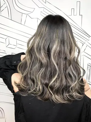 セミロング カラー レイヤー⭐️カラー ⭐️平川雅史のヘアスタイル