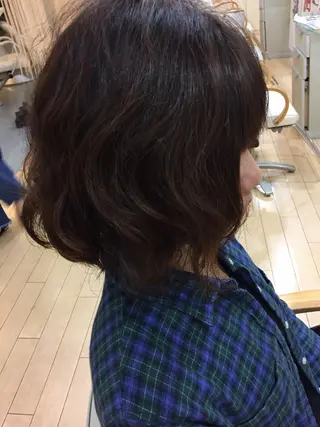 ミディアム パーマ 美容しょうへいの店所属・吉川 茉由子のヘアスタイル