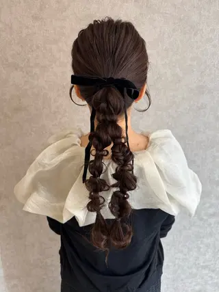 ヘアアレンジ Rio/ヘアセット/ ハイトーンカラーのヘアスタイル