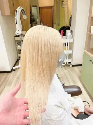 セミロング カラー 🌈派手髪ハイトーン 🌈鈴木亮太🌈のヘアスタイル