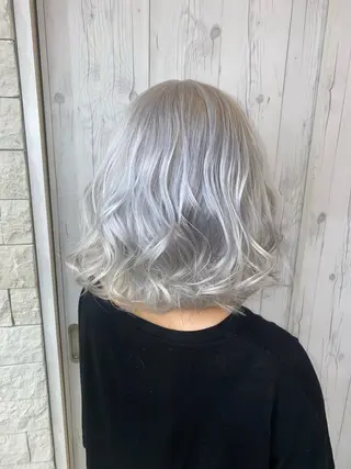 ミディアム ゆぴ☾‪/推しカラー /ハイトーンのヘアスタイル