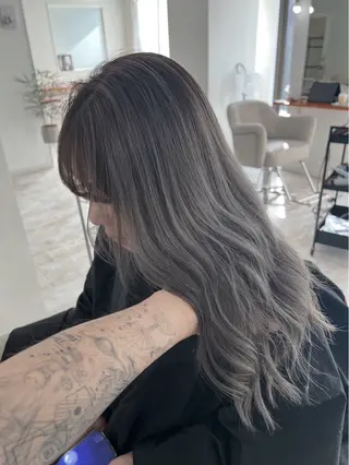 セミロング カラー ROBIN所属・指名数No.1 /NAOYAのヘアスタイル