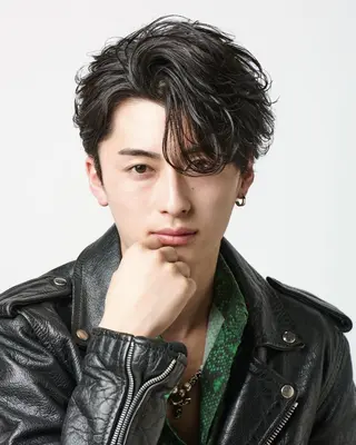 メンズ 🔥パーマで大人な色 気🔥BLUCK札幌のヘアスタイル