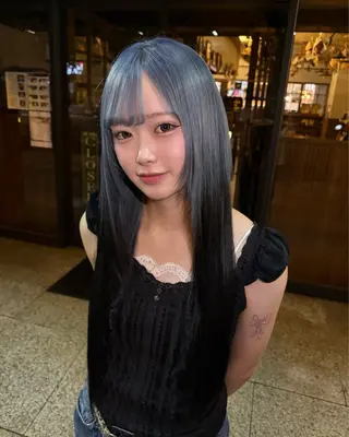 ロング カラー ヒナ子🦋 ブリーチカラーのヘアスタイル