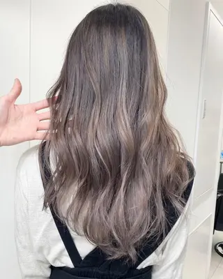 ロング 公式 Ease by amble luxeのヘアスタイル