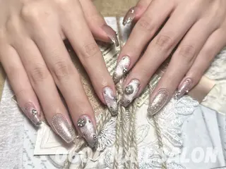 ネイル ishiro 🍂のネイルデザイン