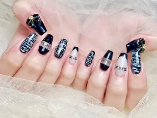 ネイル 🦋 Queenieのネイルデザイン