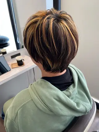 ショート カラー メンズ ブリーチ無し白髪ぼか し/艶髪/津嘉山のヘアスタイル