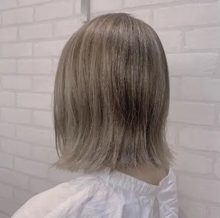 カラー SAKA GUCHIのヘアスタイル