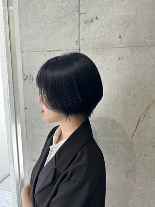 ショート カラー .AIRI🌼 暖色/ぱつっとぼぶのヘアスタイル