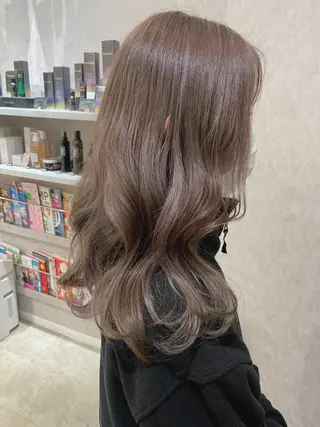 セミロング カラー Rina  のヘアスタイル