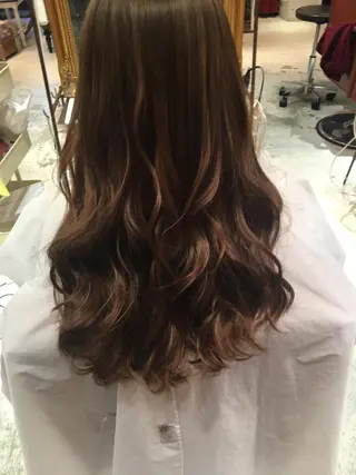 ロング カラー THE DAY所属・AKI HASHIMOTOのヘアスタイル