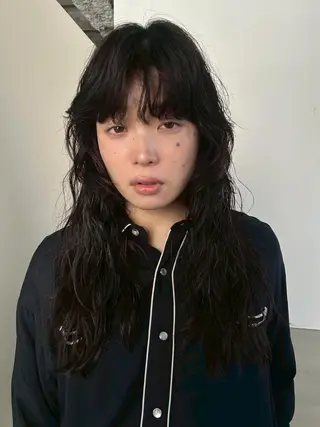 ミディアム カラー パーマ CEINE loqのヘアスタイル