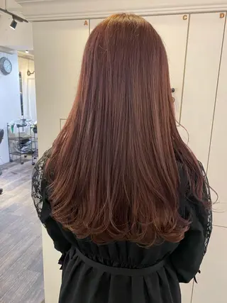 ロング カラー 梅田ハイトーン チダ ヒナノのヘアスタイル