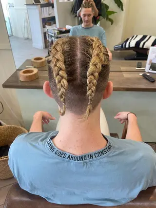 ヘアアレンジ メンズ WEST OLAND加藤圭介のヘアスタイル