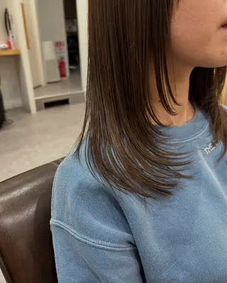 セミロング 秋津 琉花のヘアスタイル