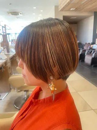 ショート カラー 渡辺 恵理佳のヘアスタイル