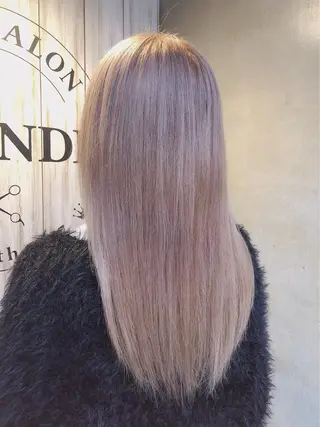 ロング カラー GRANDE アオキのヘアスタイル