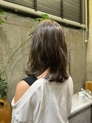 ミディアム カラー フクシマ ココのヘアスタイル