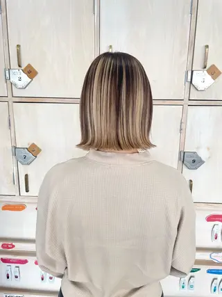 カラー elf 麻由奈のヘアスタイル