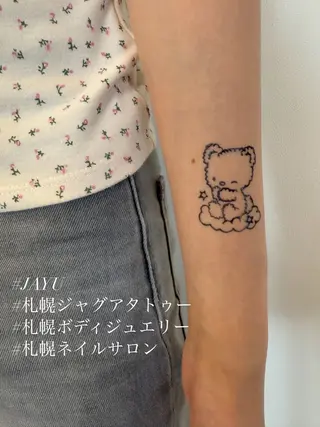 JAYU(mooiシェアサロン内)所属・JAYU タトゥー&ネイルのネイルデザイン