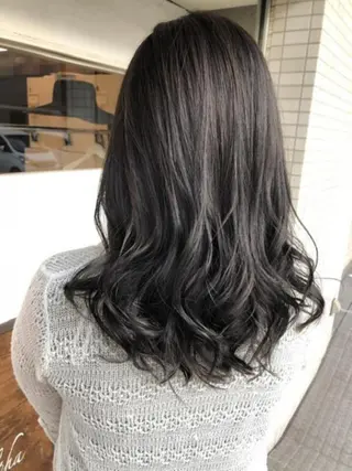 セミロング カラー Helm所属・久次米 智人のヘアスタイル