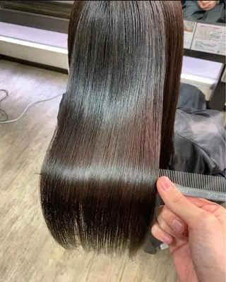 セミロング RIO大阪心斎橋店所属・酒徳 ヒロヤのヘアスタイル