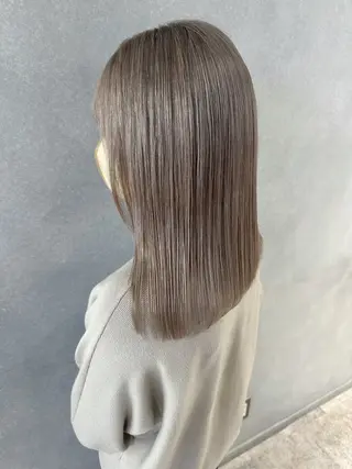 ミディアム カラー 唐澤 千尋のヘアスタイル