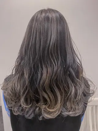 セミロング カラー ハイライト/ブリーチ バレイヤージュ関佳祐のヘアスタイル