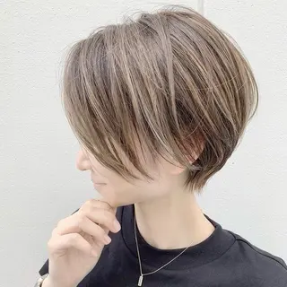 ショート ショート、ボブ 顔周り、前髪✨のヘアスタイル