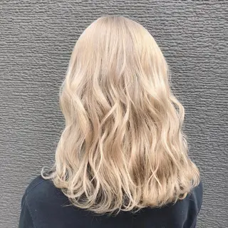 ロング カラー Rina  のヘアスタイル