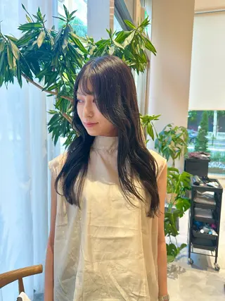 セミロング カラー ミオ💎透ける暗髪/ ブリーチなしWカラーのヘアスタイル