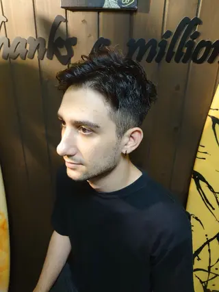 メンズ ショート サンフラット所属・岡林 選のヘアスタイル