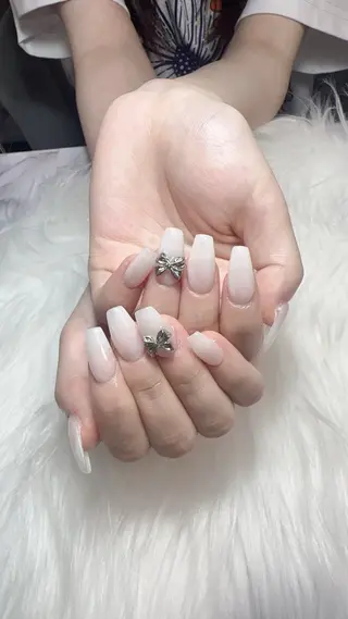 カラー 西野 カナのネイルデザイン