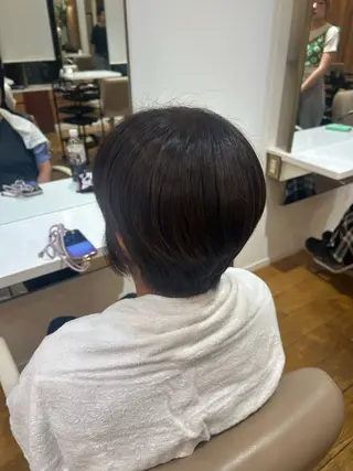 ショート カラー 根本 琴子のヘアスタイル