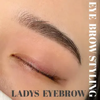 アイブロウ ANDO HIKARIのマツエク・マツパデザイン